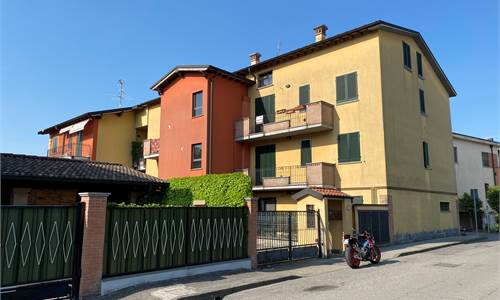 TRILOCALE CON CORTILE PRIVATO 