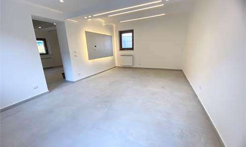 CASA DI CORTILE RISTRUTTURATA A NUOVO